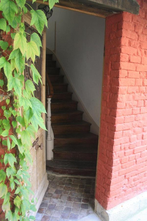 Le Refuge Des Cordeliers Apartment Лаон Екстериор снимка