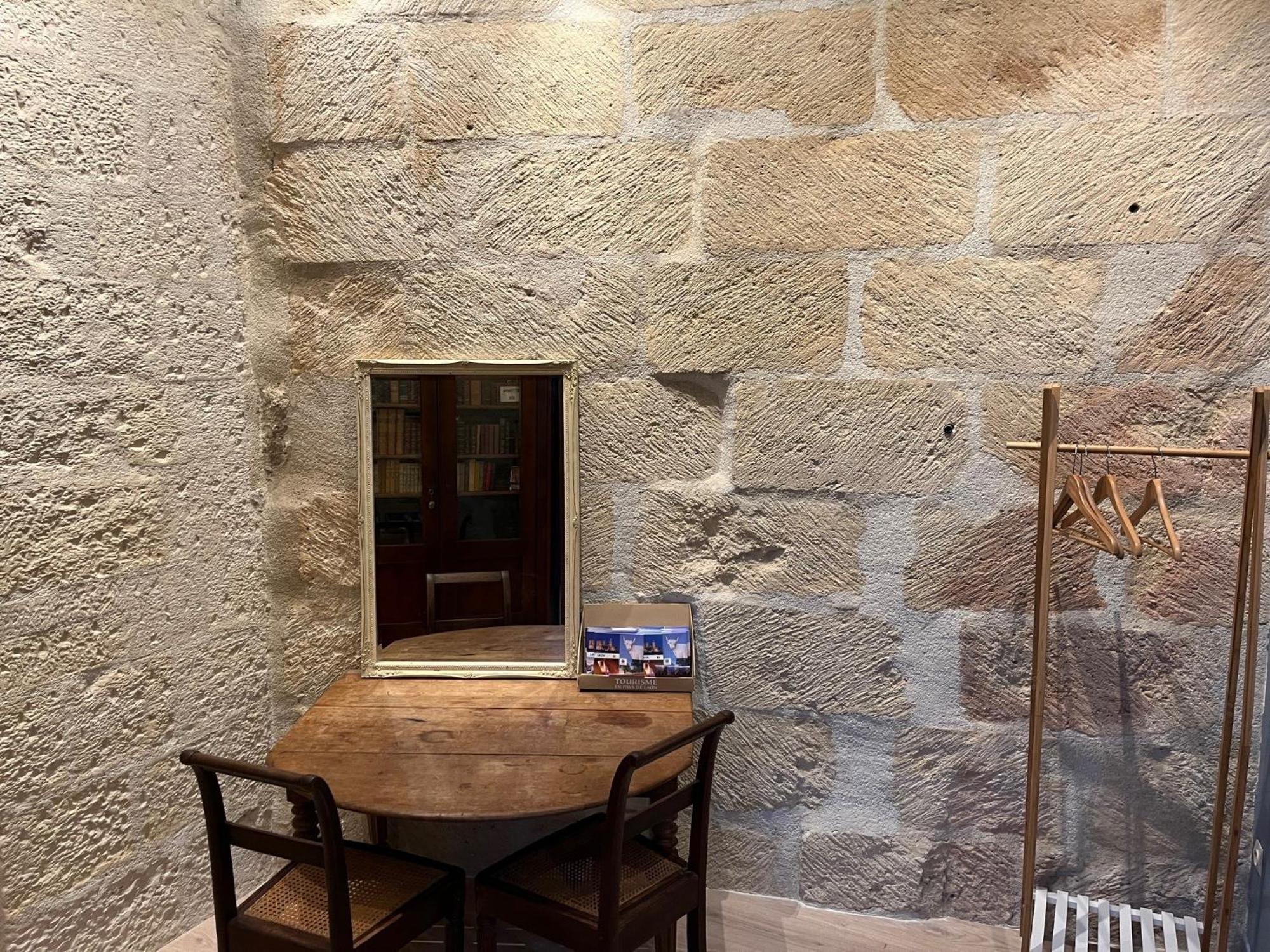 Le Refuge Des Cordeliers Apartment Лаон Стая снимка