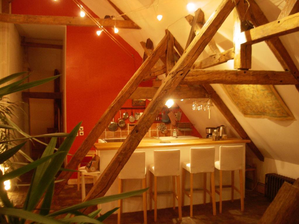 Le Refuge Des Cordeliers Apartment Лаон Стая снимка